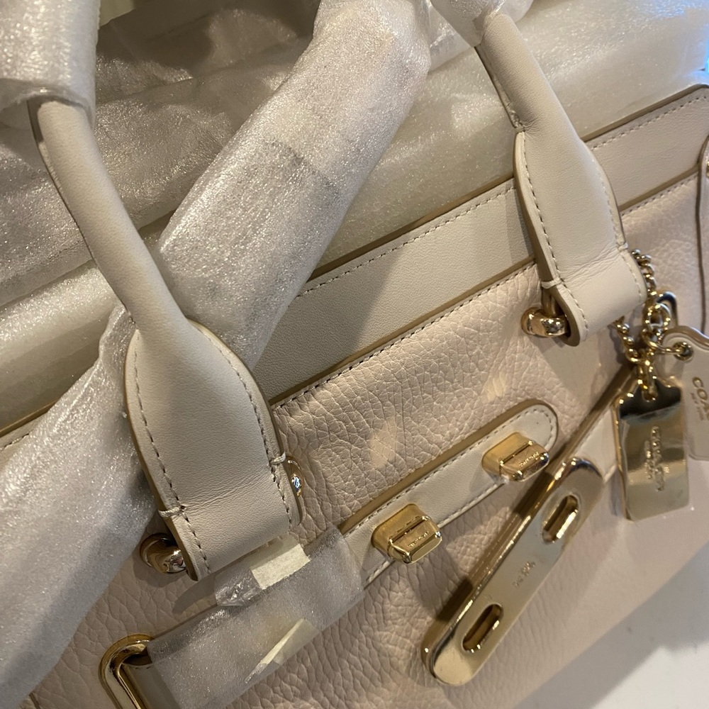 Coach Swagger 27 Pebbled Leather – Style 34616 in White Ivory Chalk - Picture 12 of 13